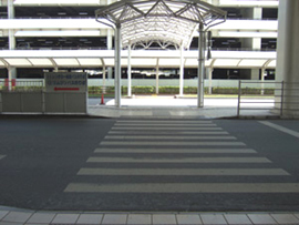 空港横断歩道 空港横断歩道